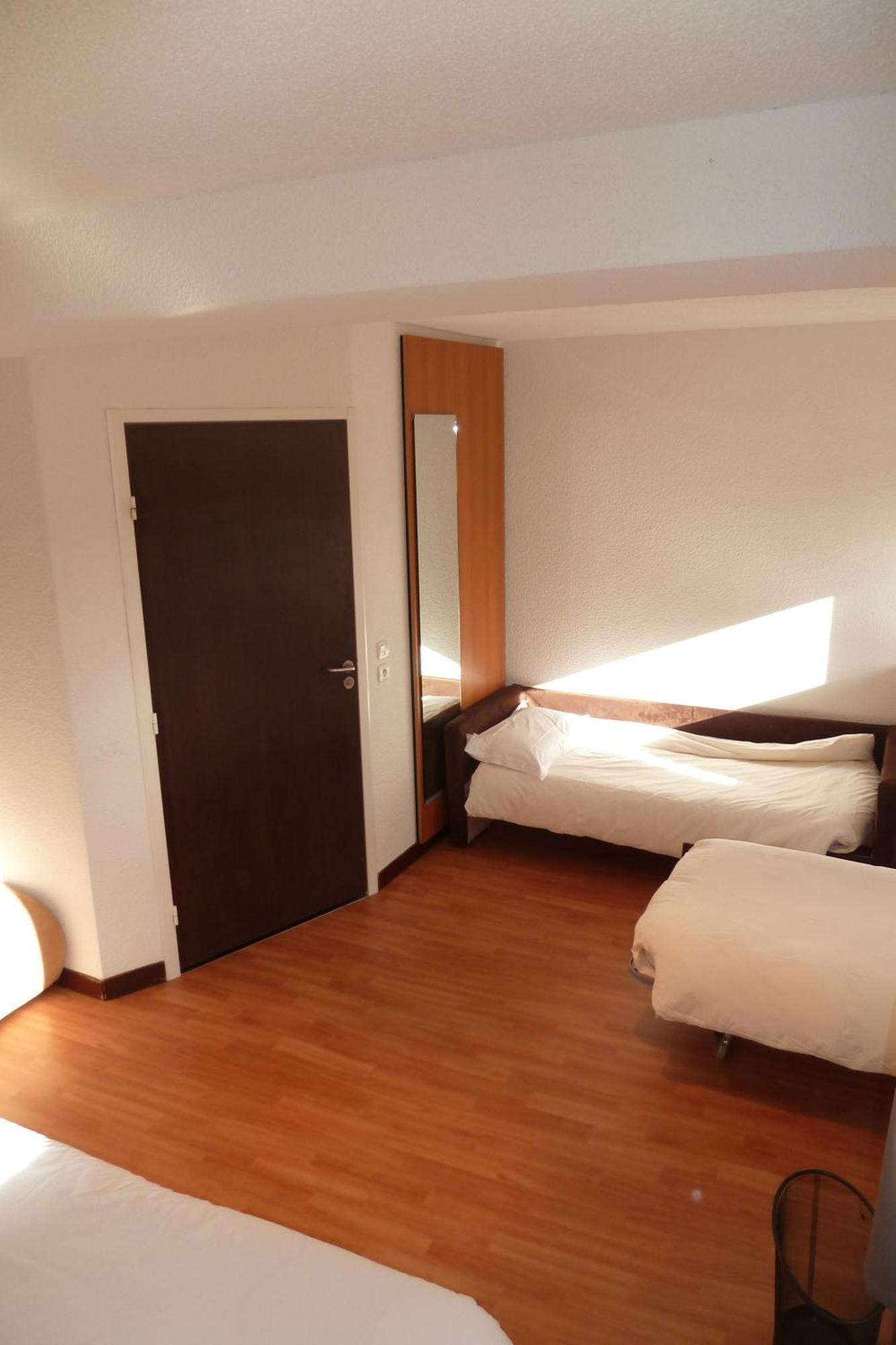 Brit Hotel La Bonne Etape Évreux Zimmer foto